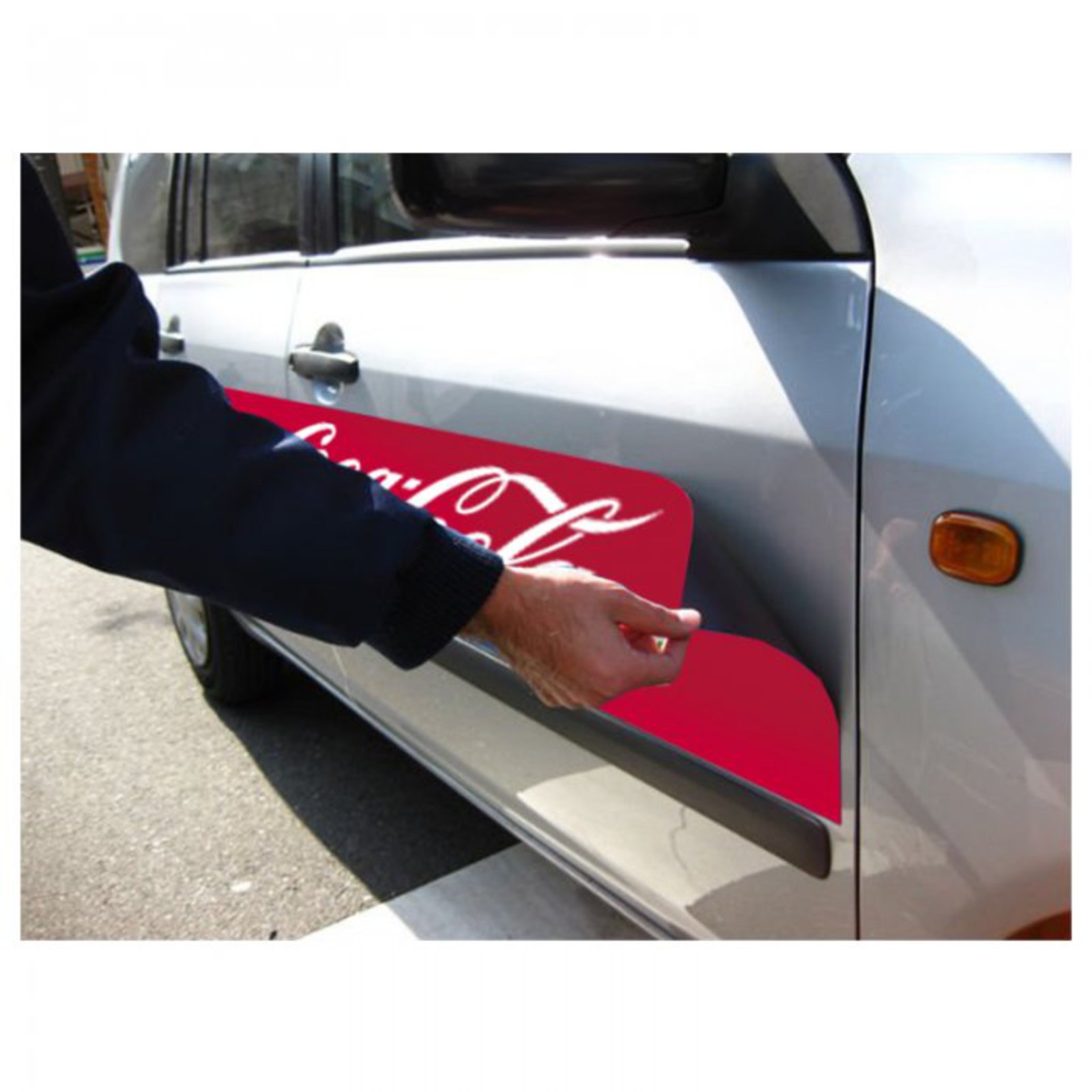 Magnetická reklama na auto 30 × 20 cm s vlastním potiskem